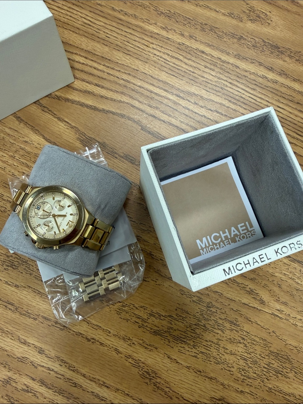Michael Kors MK6434 Gold Tone Chronograph Watch Date Dial Bracelet Watch - Picture 11 of 12